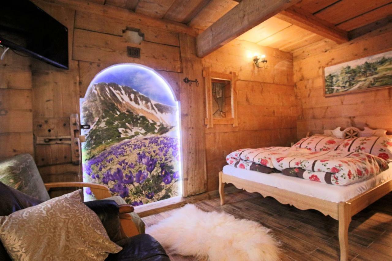 Goralski Domek Walus Zakopane - Scisle Centrum - Jedyny Domek Na Krupowkach Eksteriør billede